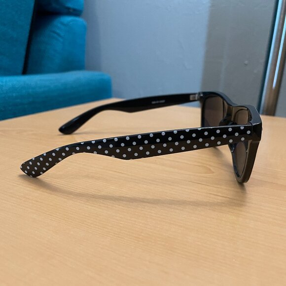 Retro Rewind black/white polka dot sunglasses - Picture 2 of 8